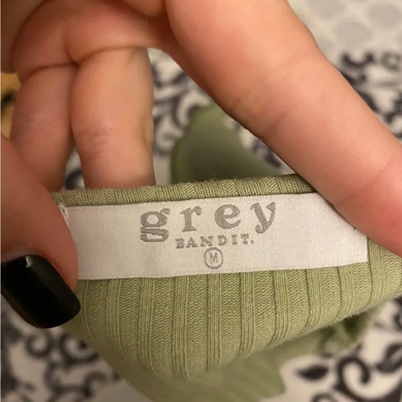 Grey Bandit Crop Top - Picture 4 of 4